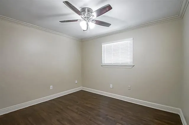 2725 Varnado St — Photo 16