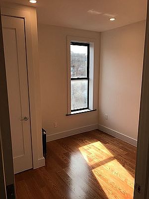 5th image of 521 W 186th St APT 32