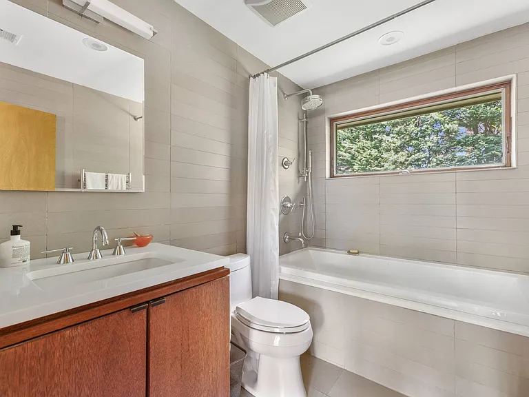 57 Hog Creek Ln — Photo 6