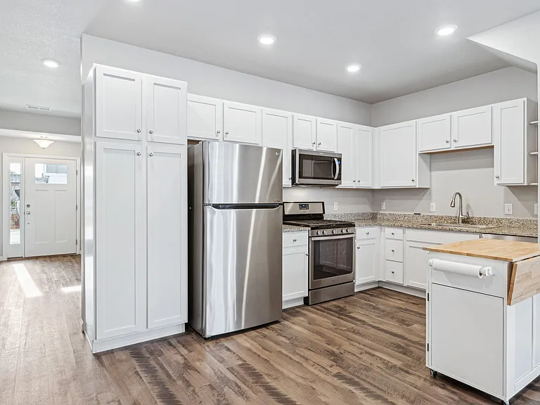 1050 Oak Cir — Photo 11