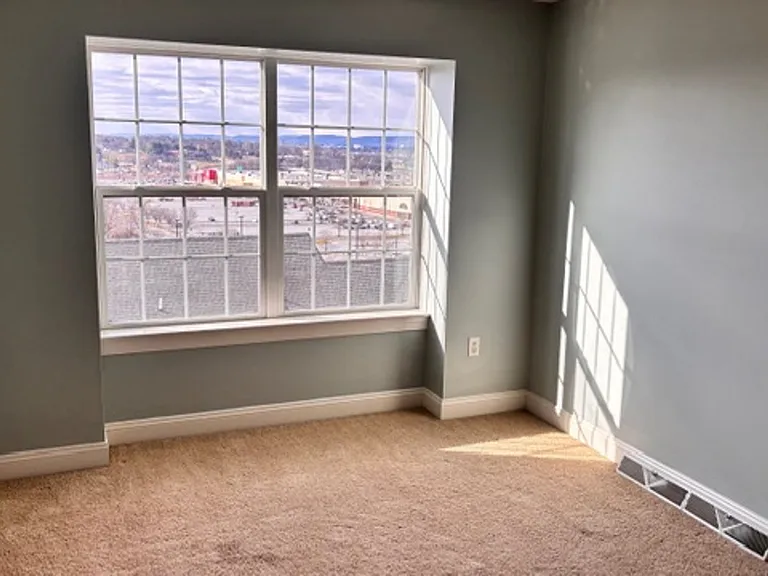 785 Oak Leaf Ln — Photo 16