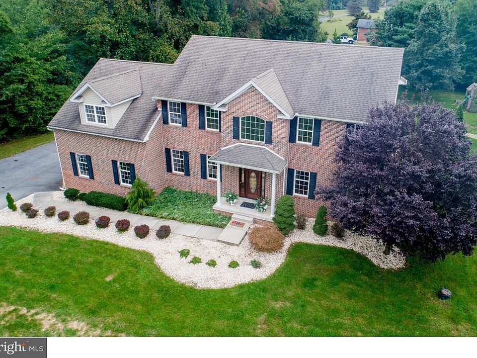 1st image of 106 Clermont Dr