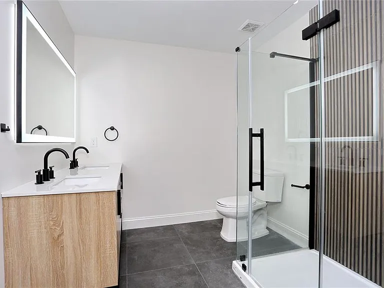 1097 Route 211 W — Photo 34