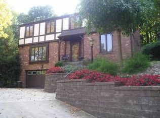 2257 Glendale Dr, Pittsburgh, PA 15241