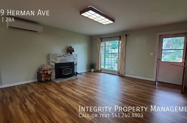 659 Herman Ave — Photo 4