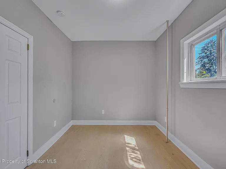 958 Ridge Ave #1 — Photo 10