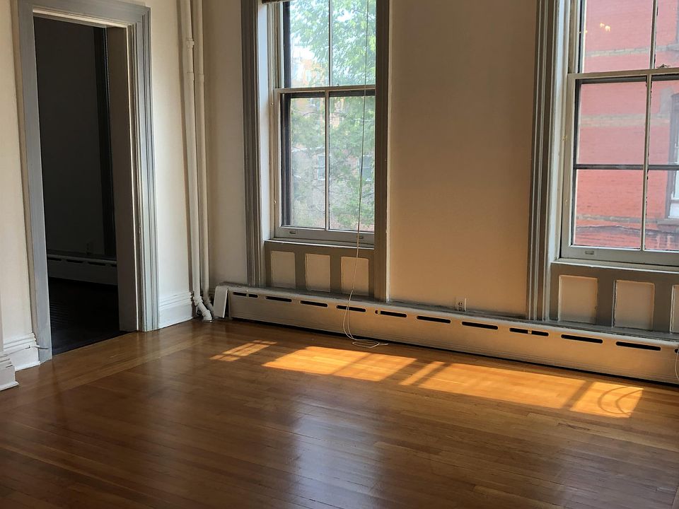 1st image of 1 Irving Pl #1