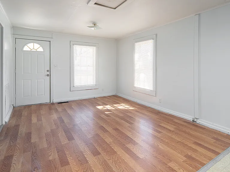 515 W Davidson Ave — Photo 15