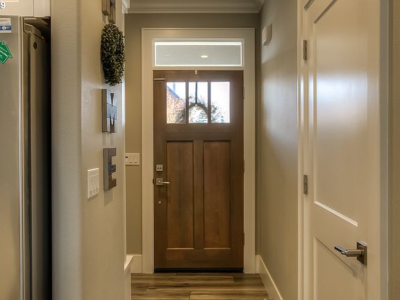 4th image of 402 Eagle Feather St NW