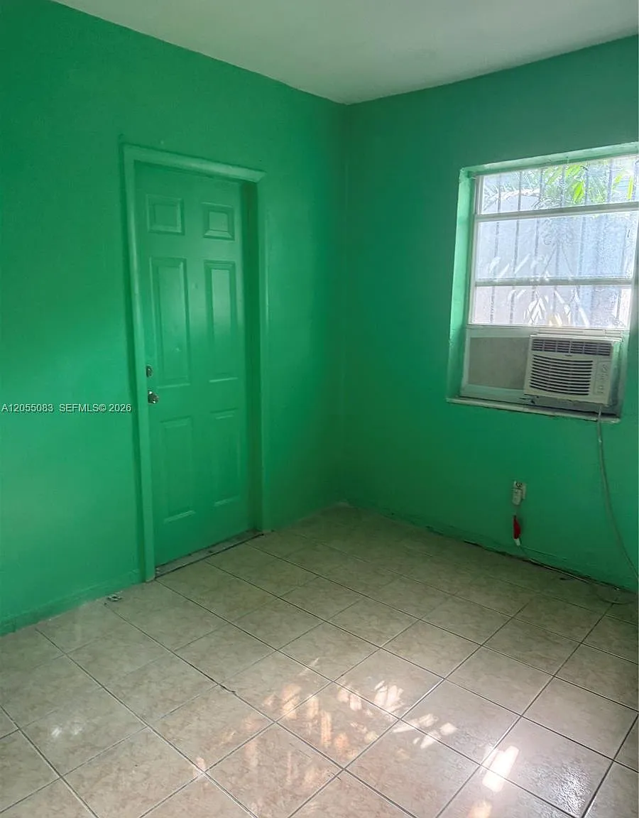 17th Ave Manor — Photo 3