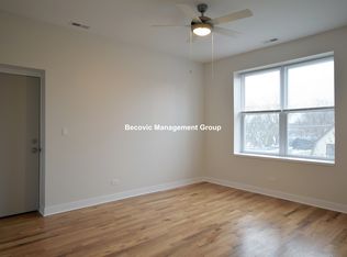 3802 W Montrose Ave #301, Chicago, IL 60625