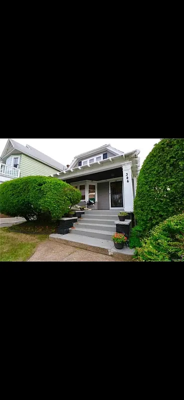 3 bed, 1.0 bath, 1050 sqft, $1,650 — Photo 1