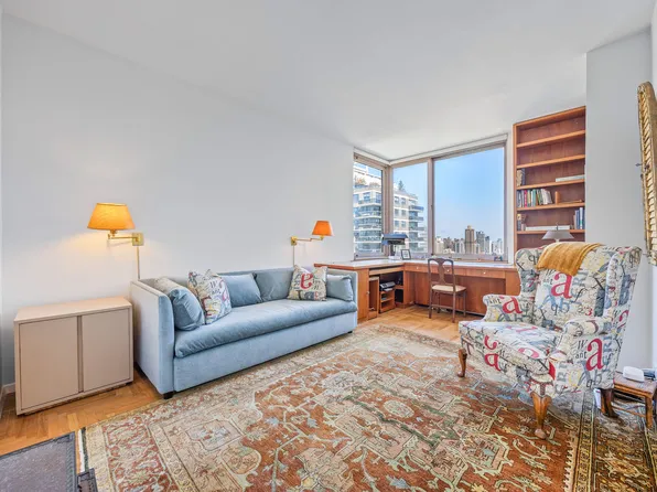 524 East 72nd Street image 13 of 20