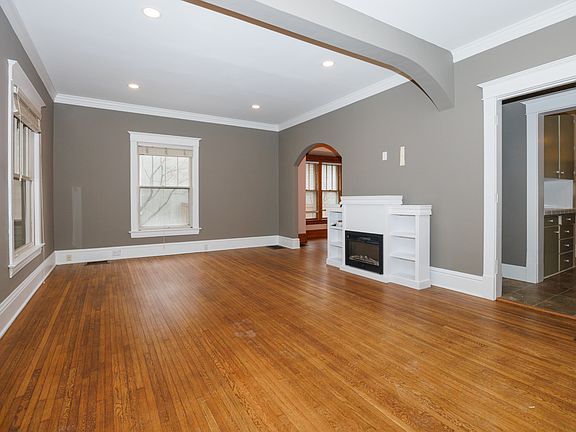 5th image of 1510 E Olive St