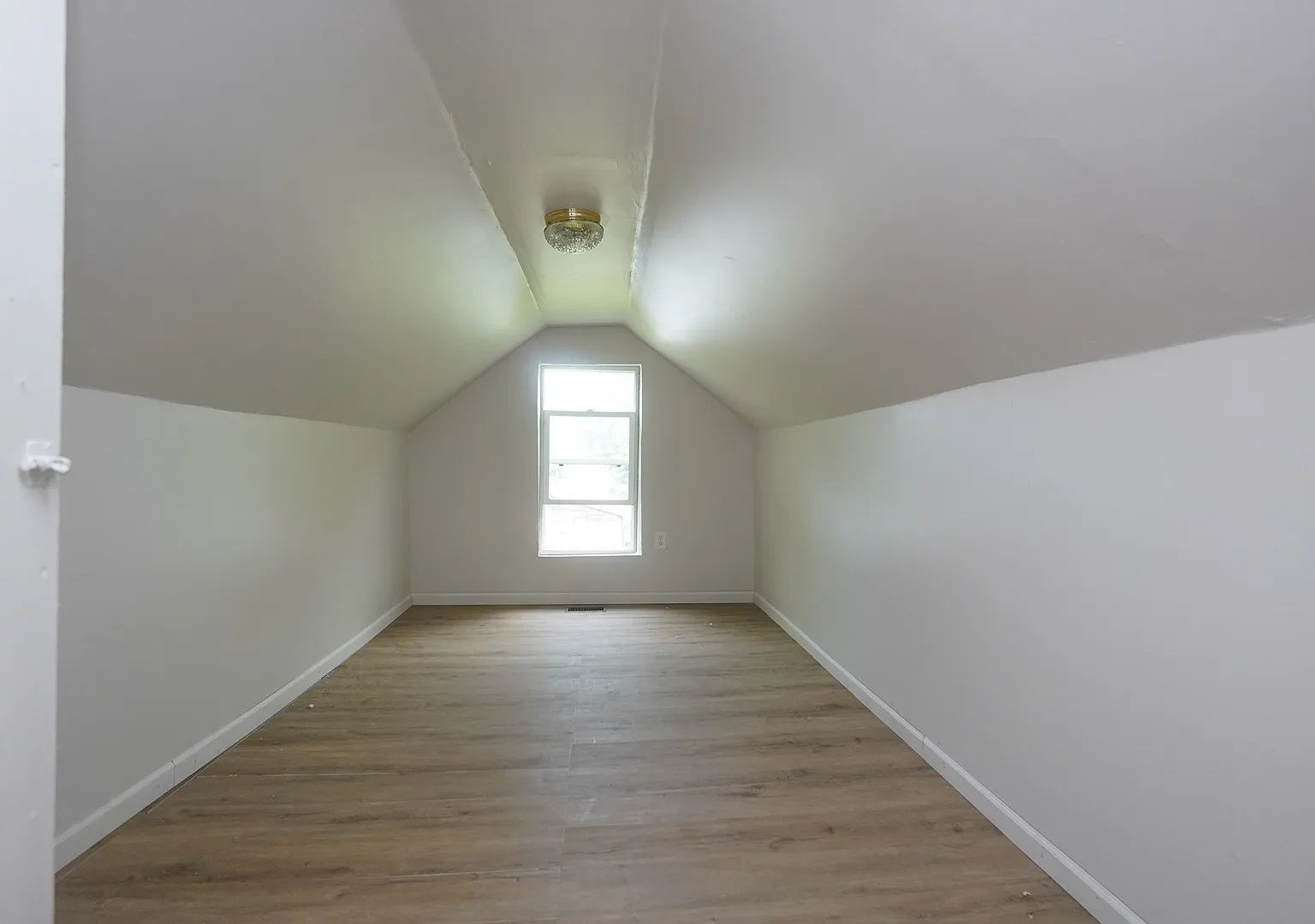 2 bed, $1,200 — Photo 4