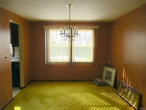3rd image of 6878 Crystalwood Dr