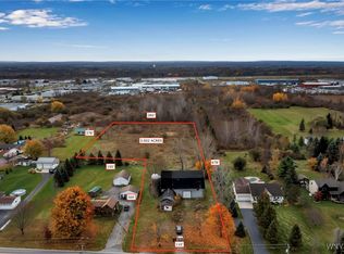 135 Peppermint Rd #3, Lancaster, NY 14086