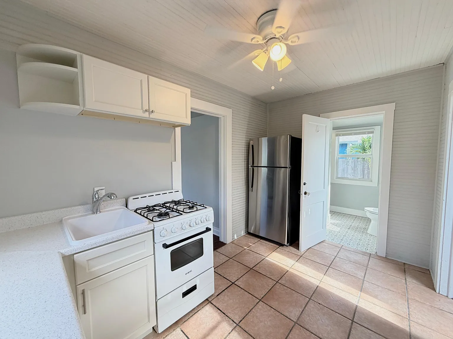 1 bed, 1.0 bath, 500 sqft, $1,600 — Photo 4