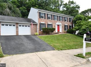 8017 Diving Cliff Ln, Springfield, VA 22153