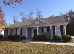 2822 Leo Dr, Greensboro, NC 27405