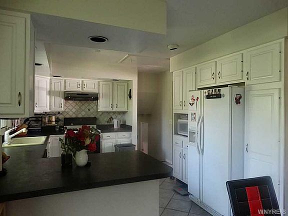 4th image of 29 Bramhill Ct