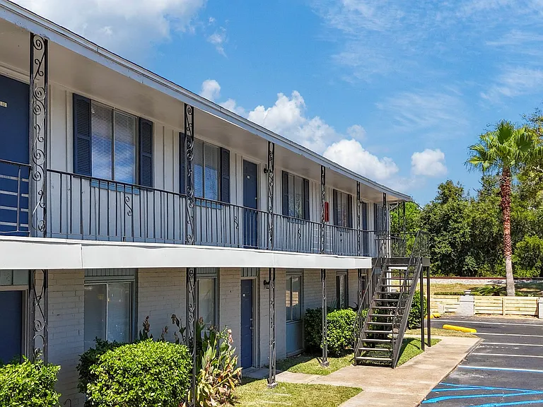 Gulf View Apartments — Photo 2