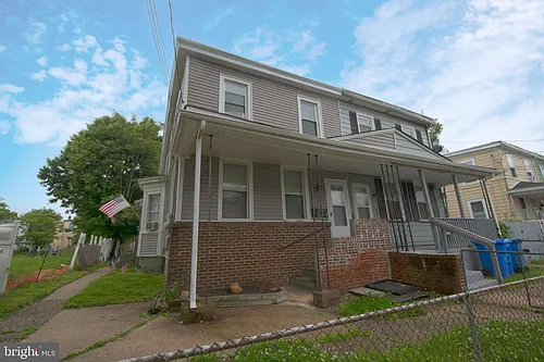 1012 W 3rd St #2 Photo 1
