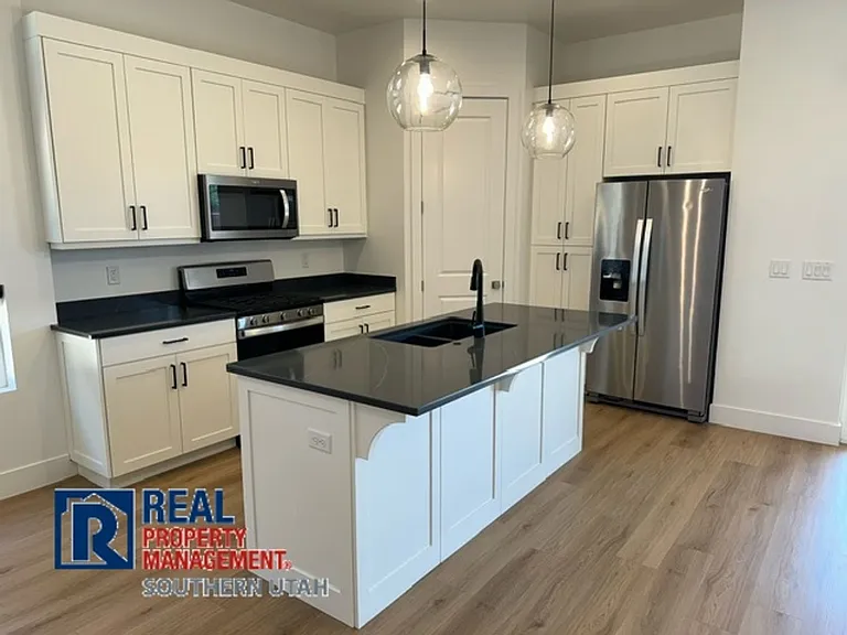 2806 E Church Oak Dr — Photo 5