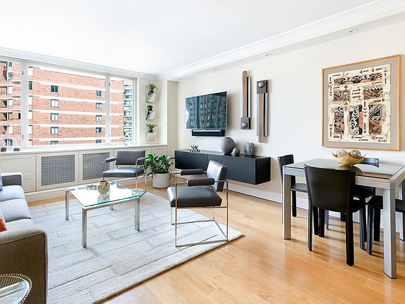 3rd image of 130 W 67th St APT 24B