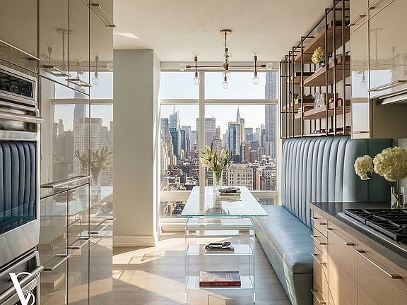 4th image of 151 E 58th St APT 38A