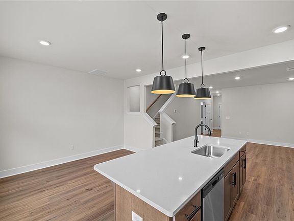 5th image of 503 Harebell Way