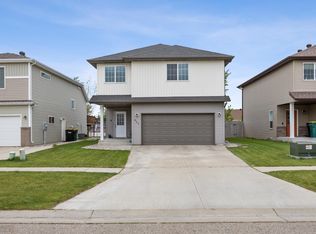 911 42nd Ave W, West Fargo, ND 58078