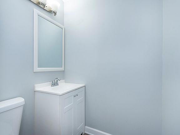 5th image of 228 Sugarwood Ln #6