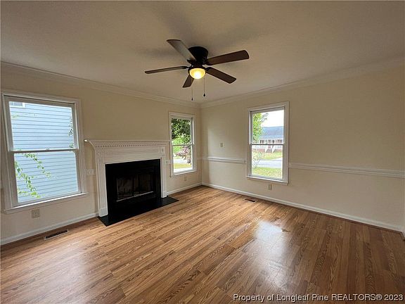3rd image of 821 Connaly Dr