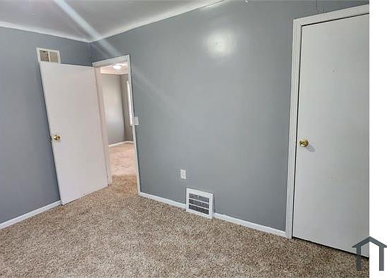 5th image of 14176 Plainview Ave
