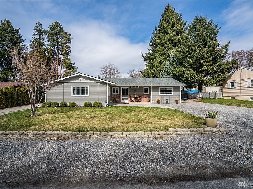 1st image of 1377 1st St SE