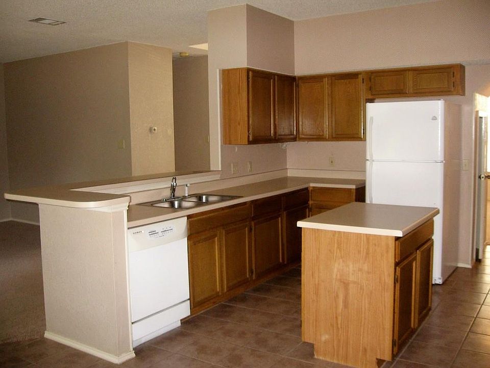 2nd image of 8011 Doe Meadow Dr
