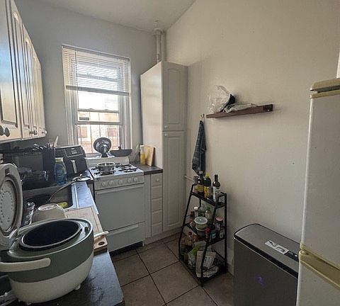 5th image of 145 Park Dr #9