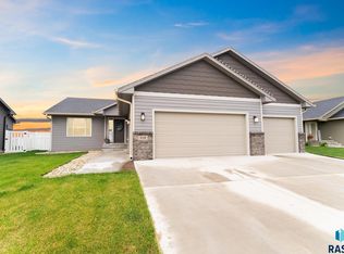 108 Saint Charles Cir, Harrisburg, SD 57032