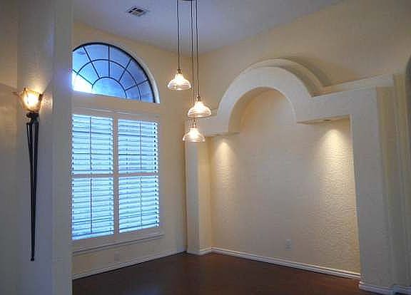 4th image of 1011 S Stoneridge Dr