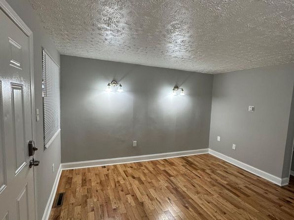 1701 Elrino St APT R