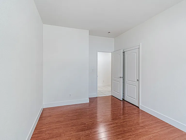 118 Copper Beech Gln — Photo 16