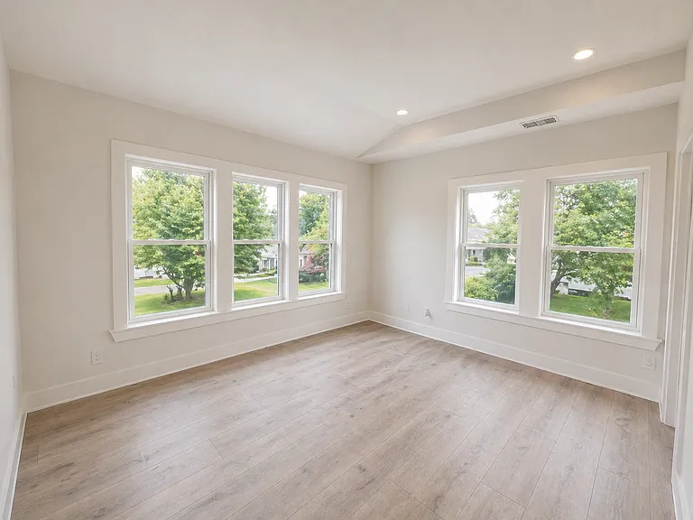 920 Keith Ln — Photo 9
