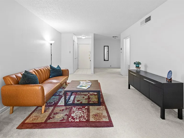 2601 Bellefontaine St #C116 — Photo 2