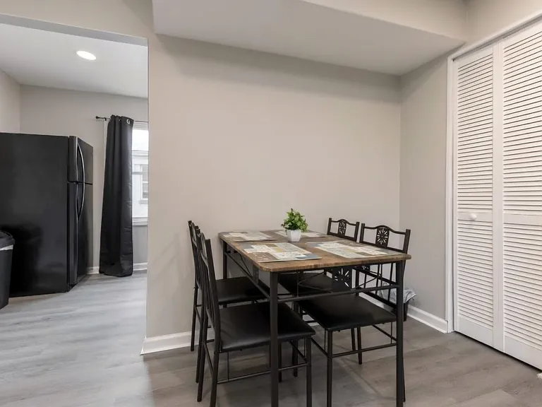 1413 Nightingale Rd — Photo 2