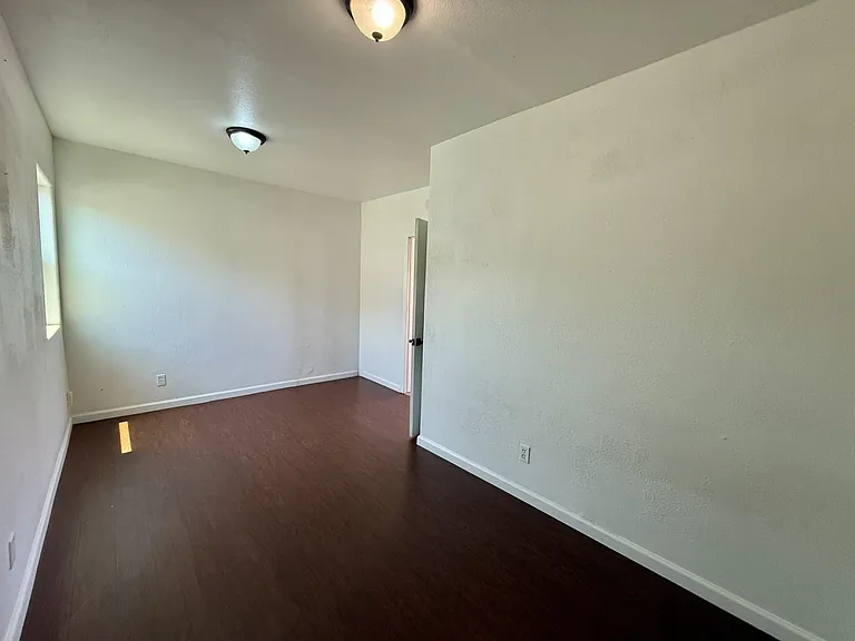 806 52nd Ave #B — Photo 10