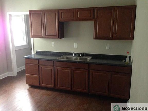 2nd image of 605 N Beville Ave