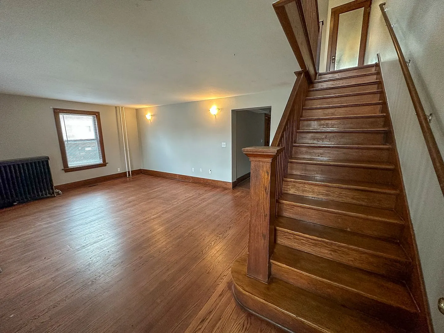 225-227 Sheldon Ave — Photo 2