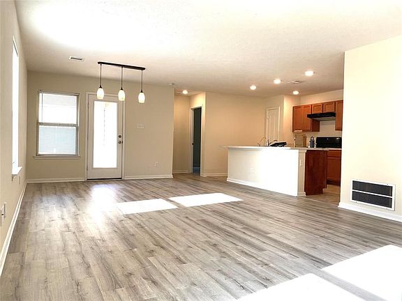 2nd image of 2619 White Bluff Ln