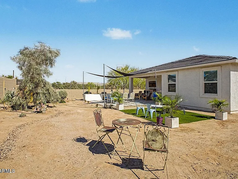 24054 W Verlea Dr — Photo 32